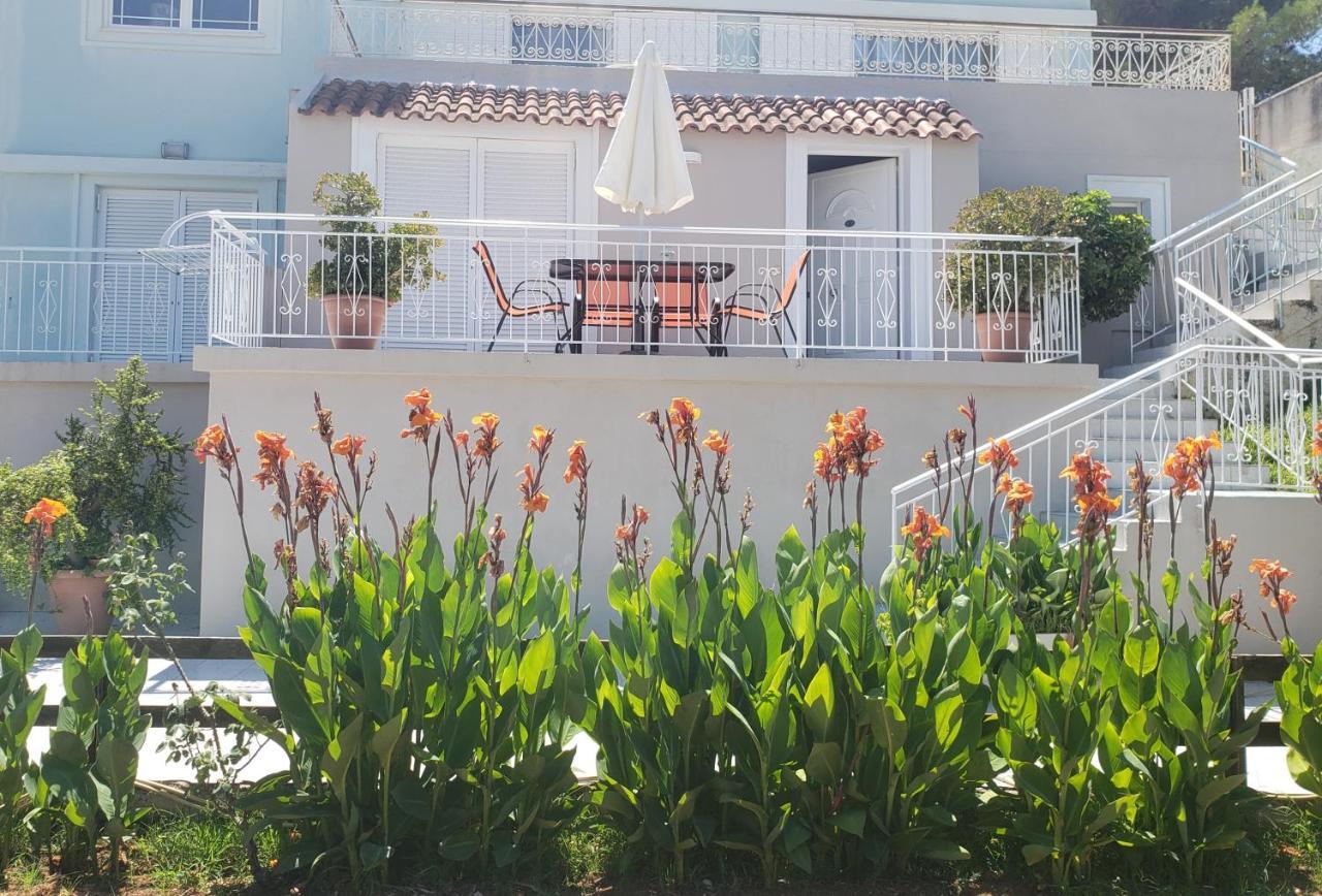 Malibu Studios & Apartments Lassi  Exteriör bild